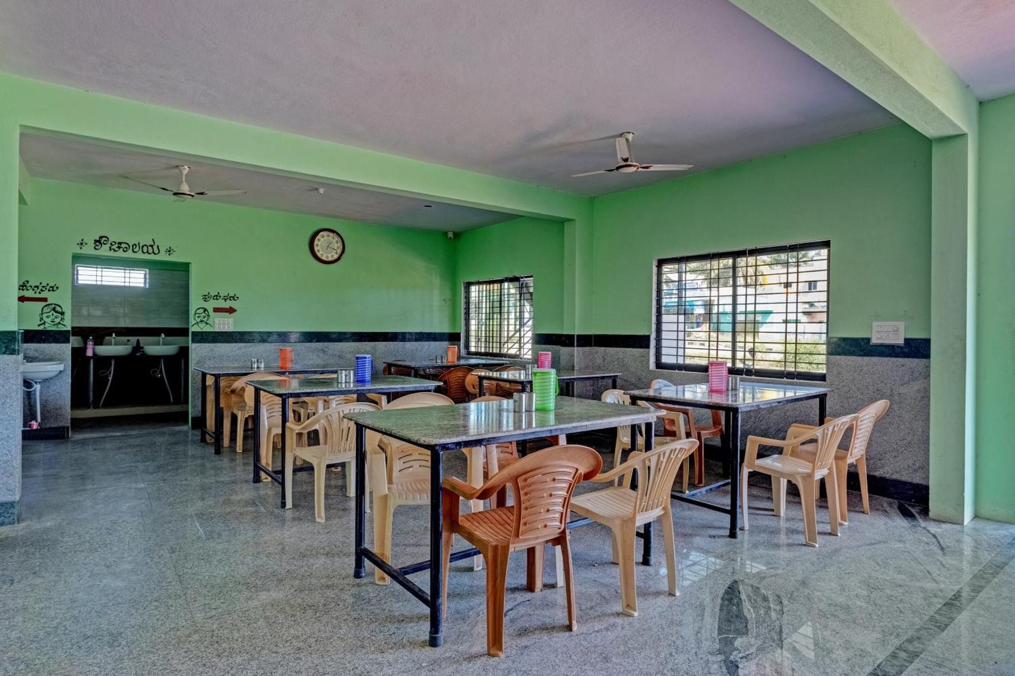 Spot On B R Comforts Krs Back Water Hotel Hosa Kannambādi Exterior foto